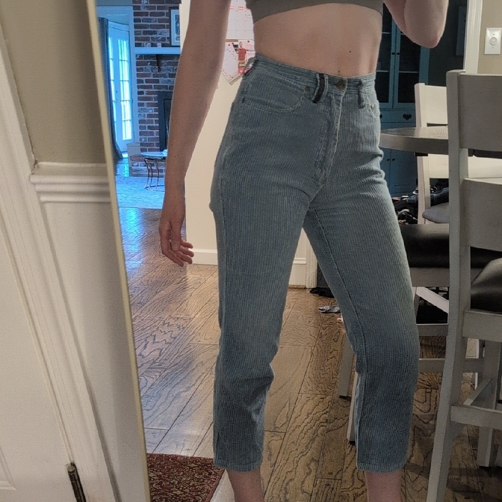Rusty Blue Ankle Cropped Jeans with Vintage Wash